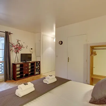 Short Studio Richelieu Apartment Paris