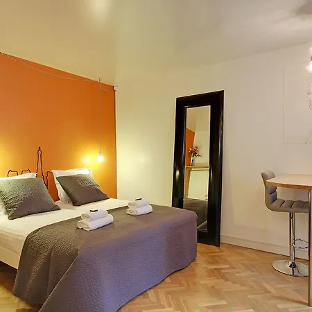 Short Studio Richelieu *